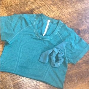 Lululemon women’s size 4 dark green set